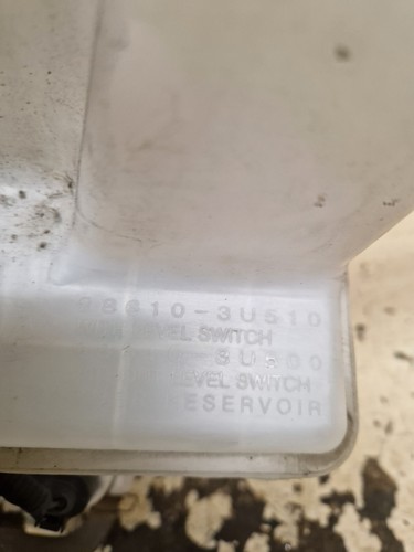 KIA SPORTAGE WINDSCREEN WASHER FLUID BOTTLE TANK MK3 10_16 (98610-3U510 ) DIESEL - Picture 16 of 20