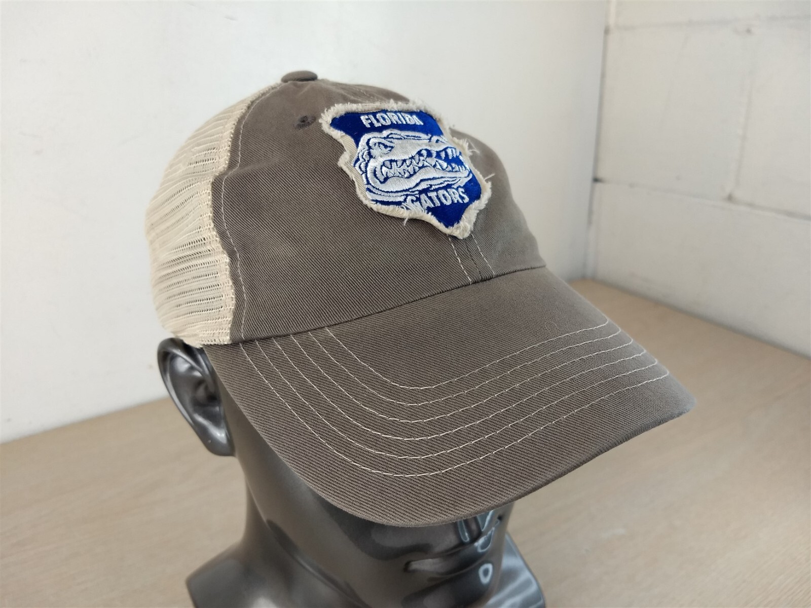 FLORIDA GATORS PATCH ADJUSTABLE SNAPBACK TRUCKER/… - image 2