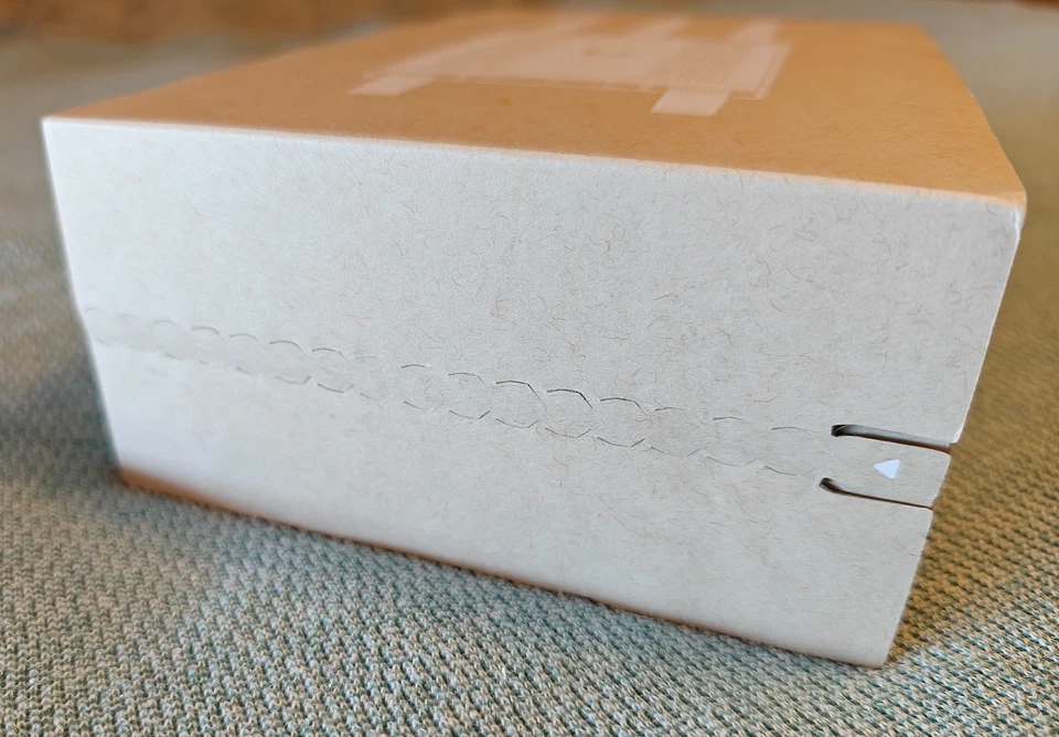 Ubiquiti UMR-Industrial Mobile Router Industrial - LTE Wi-Fi Indoor Outdoor IoT - Image 2 of 4