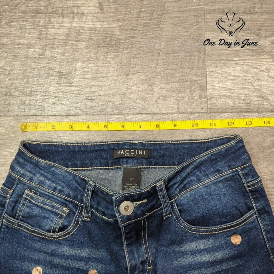 Pantalones de mezclilla recortados a lunares Baccini Petite talla 2P Foto 3 de 4