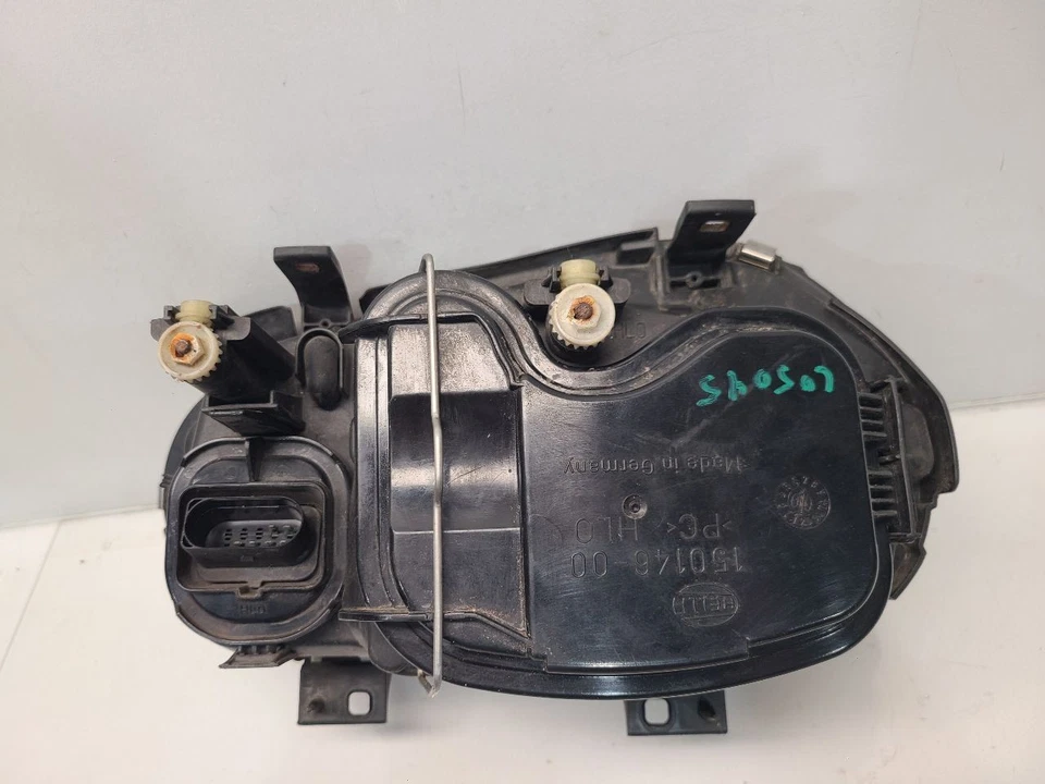 2000-01 Volkswagen Golf (Hatch) Passenger Right Headlight W/O Fogs - image 4 of 4