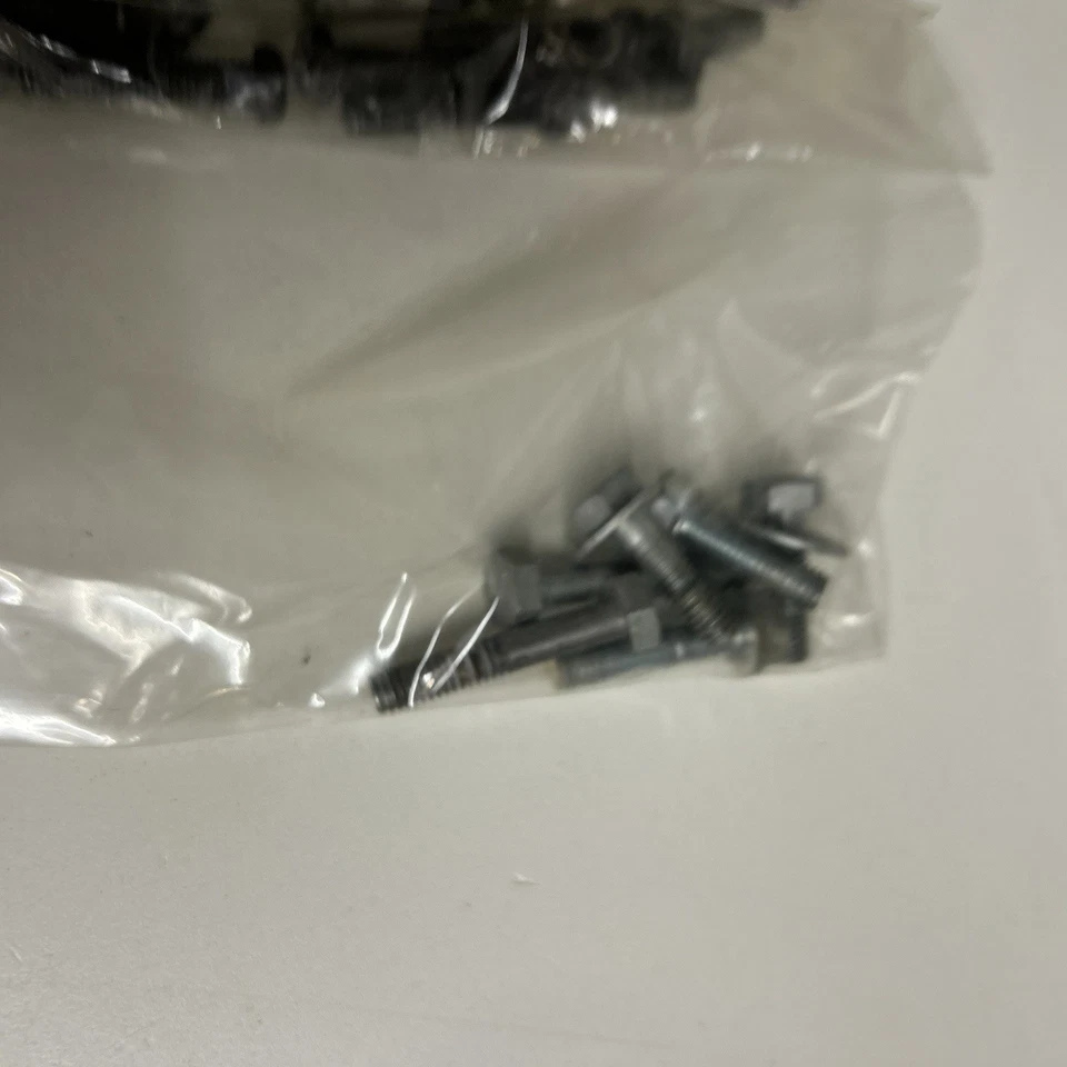 LOTE HONDA MT125 MT 125 PERNO MISC HERRAJES  Foto 2 de 4