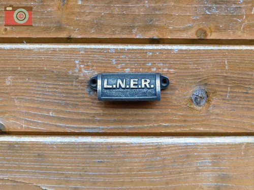 LNER DRAWER & CUPBOARD HANDLES, ANTIQUE STYLE . Cast Iron. Railway Art Deco - Picture 3 of 9