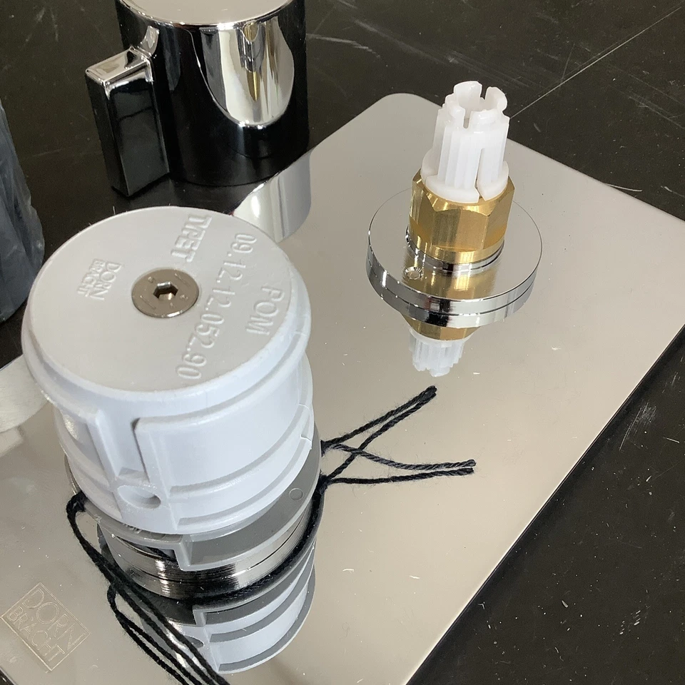 Dornbracht LULU 隐藏式温控装饰铬 36425710-000010 A8 — 第 4/4 张图片