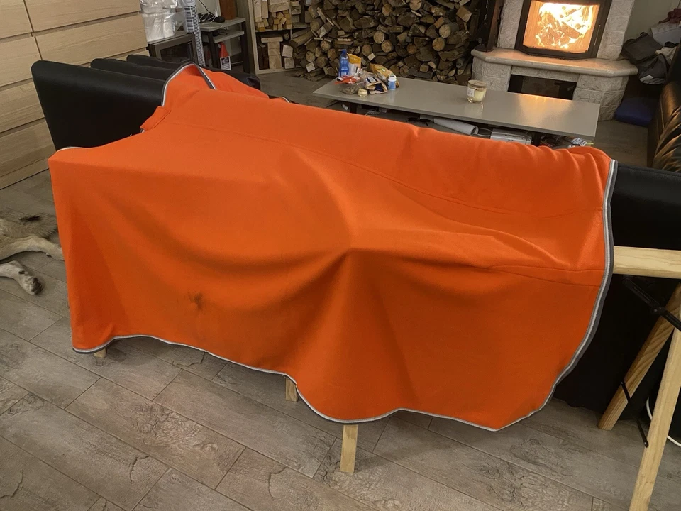 Schöne orange Siegerabschwitzdecke mit Schriftzug aus Fleece 