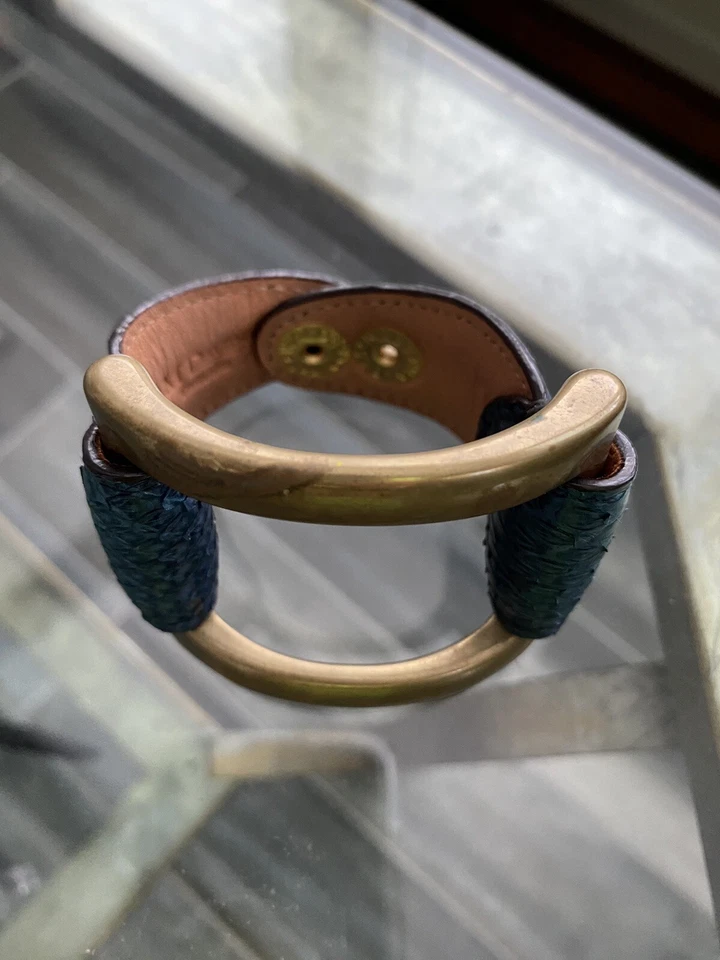 Brazalete de cuero J&M Davidson color azulado azul hecho en España Foto 3 de 4