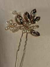 Bridal Rhinestone hair pin, unique and gorgeous with large stones and pearls.
