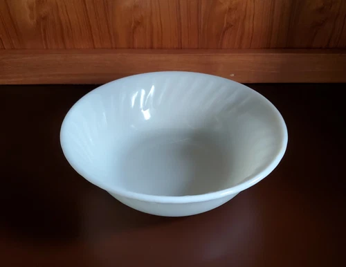Vintage Anchor Hocking Fire King Ivory Swirl Vegetable Bowl - 8 inch