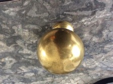 ANCIENNE BOULE D ESCALIER EN