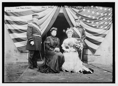 Gen. Leonard Wood Gen. Fred Grant Mrs. L. Wood Mrs. F. Grant 1910s Portrait