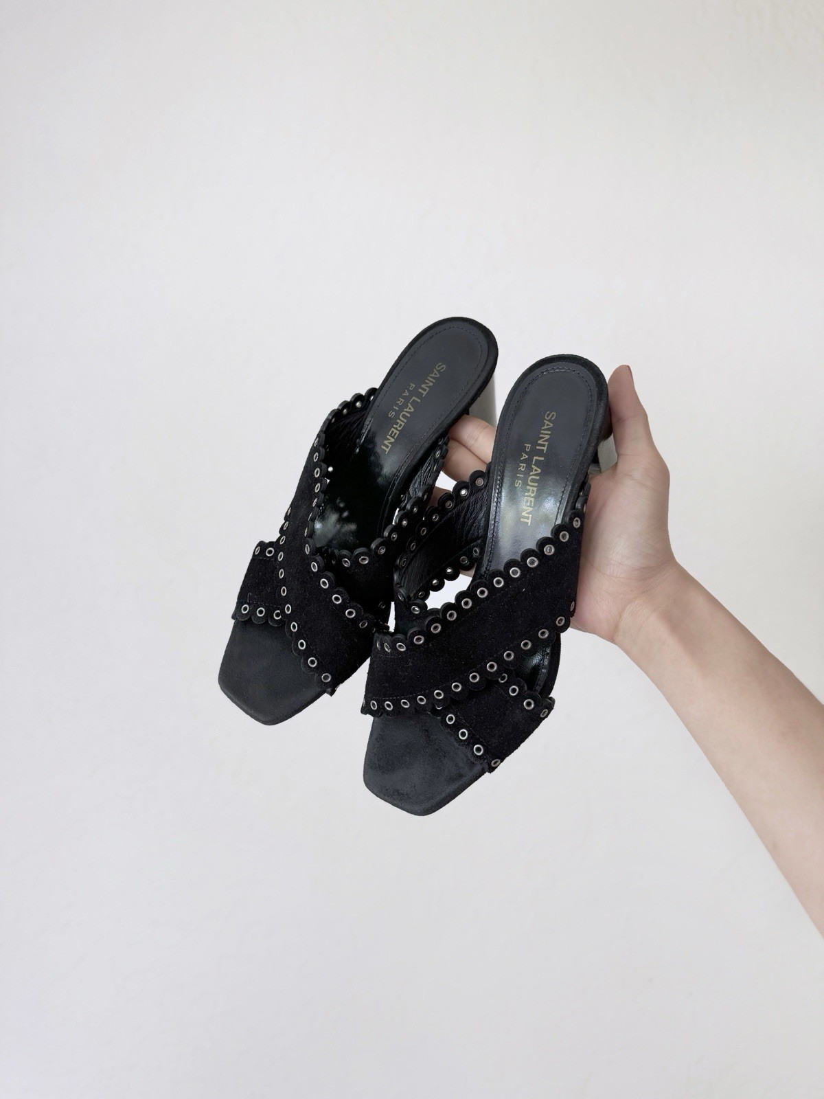 Sandali YSL Saint Laurent Paris neri scamosciati borchie tacco a blocco taglia 36