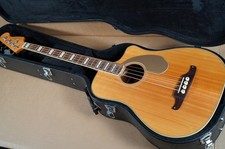 Fender Kingman Bass Natural with Fishman Preamp + Original Hard Case