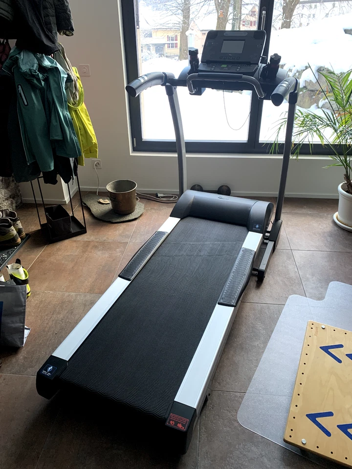 Laufband Cardiostrong TX 70i, klappbar, gebraucht - Bild 1 von 2