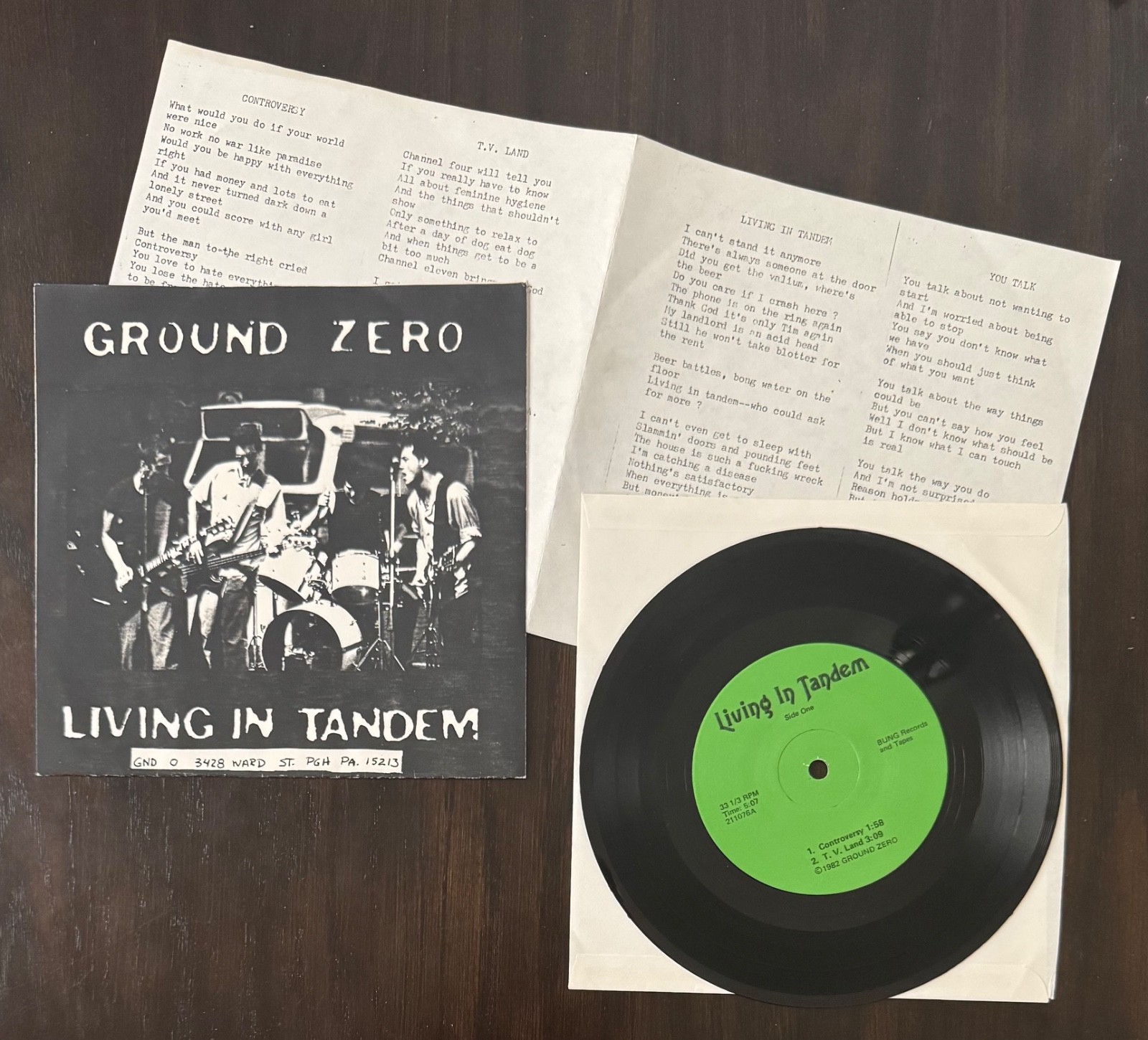 Ground Zero - Living in Tandem 7" kbd punk 1982 Original Press with Insert