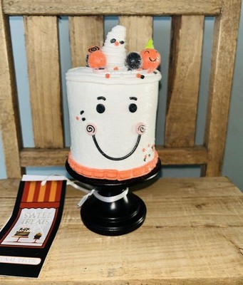   NWT Sweet Treats Mini Halloween Ghost Themed Pedestal Cake