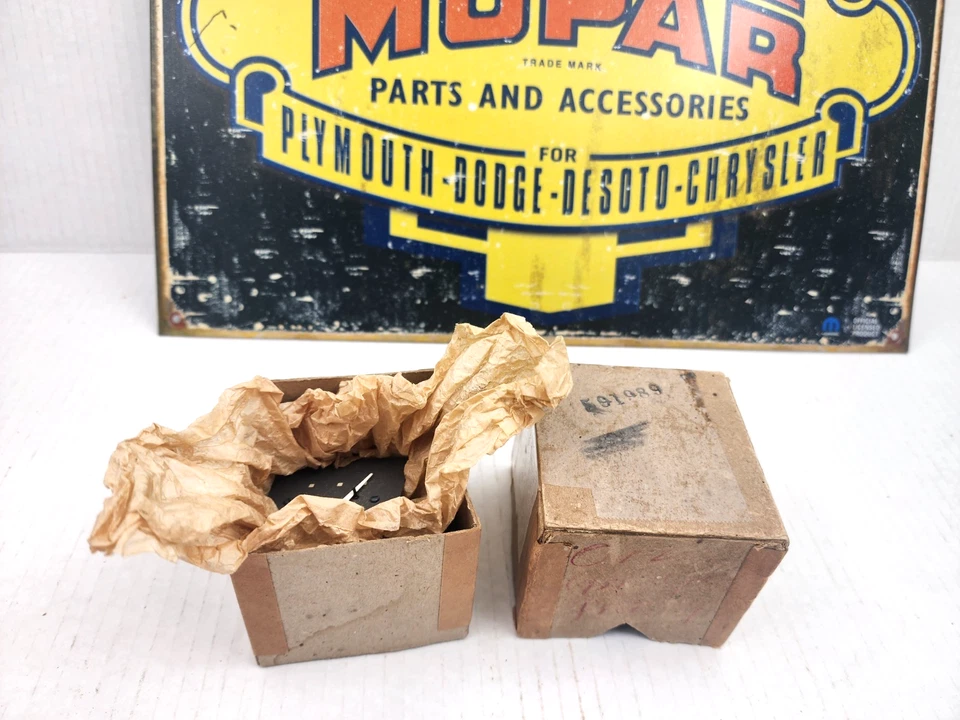 Nuevo de Lote Antiguo 1939-1947 Dodge Truck, Fargo & Power Wagon Medidor de Presión de Aceite 591989 Foto 2 de 4