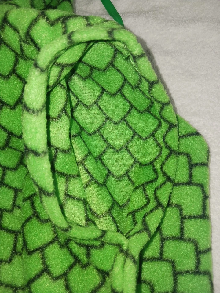 Cobertor poncho infantil com capuz dinossauro. Verde pelúcia. Novo - Imagem 4 de 4