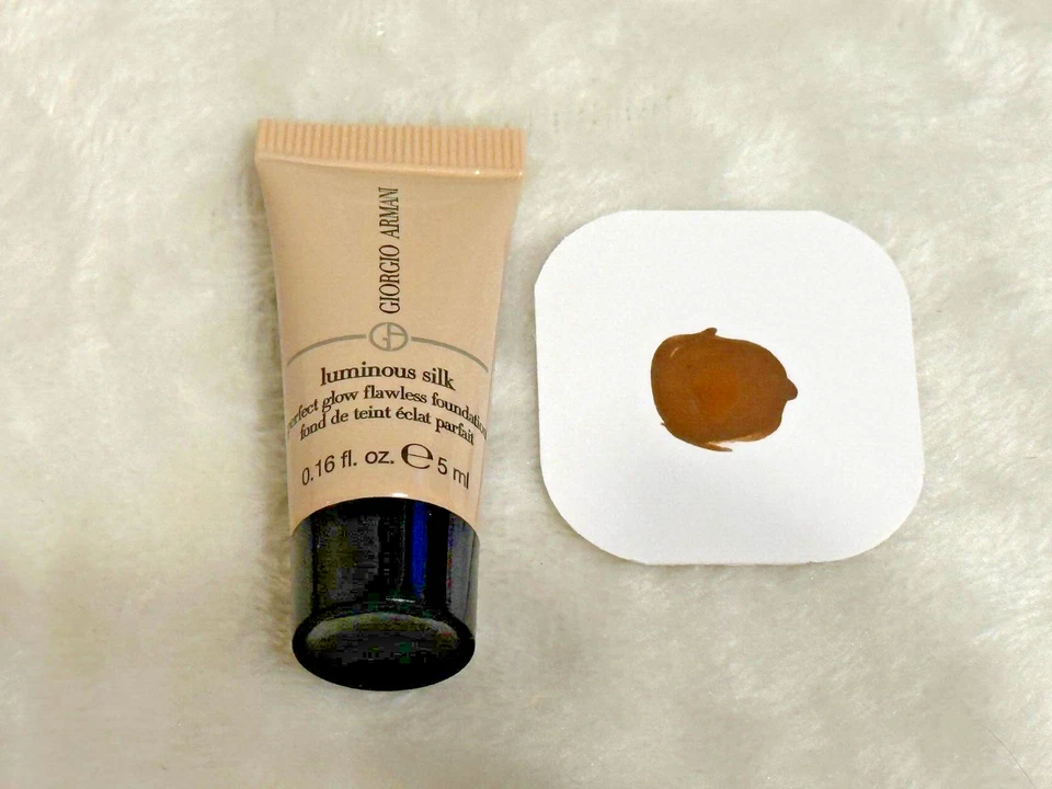 GIORGIO ARMANI - Set of 3 - Luminous Silk Flawless Foundation Mini's - Shade #11 - Image 3 of 3
