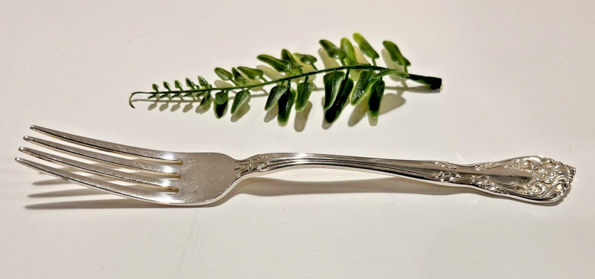 ONE Alvin Sterling Silver Chateau Rose Fork 45.4 Grams No Monogram