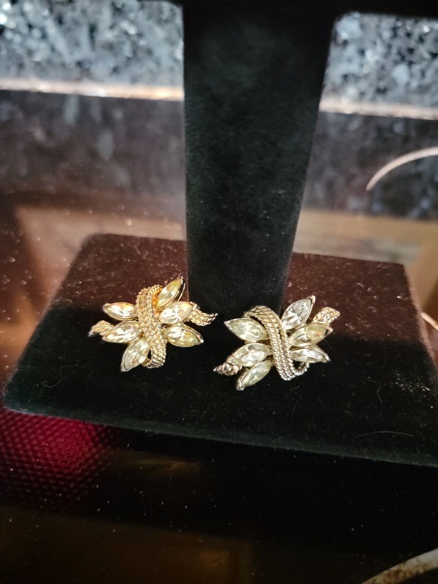 Vintage Coro Clip On Rhinestone Earrings Circa 1930s/40s  display picture 1