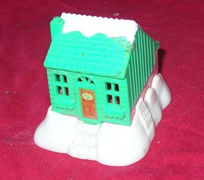 Vintage 1995 Bluebird Polly Pocket Christmas Winter Cabin House Toy + BONUS Gift