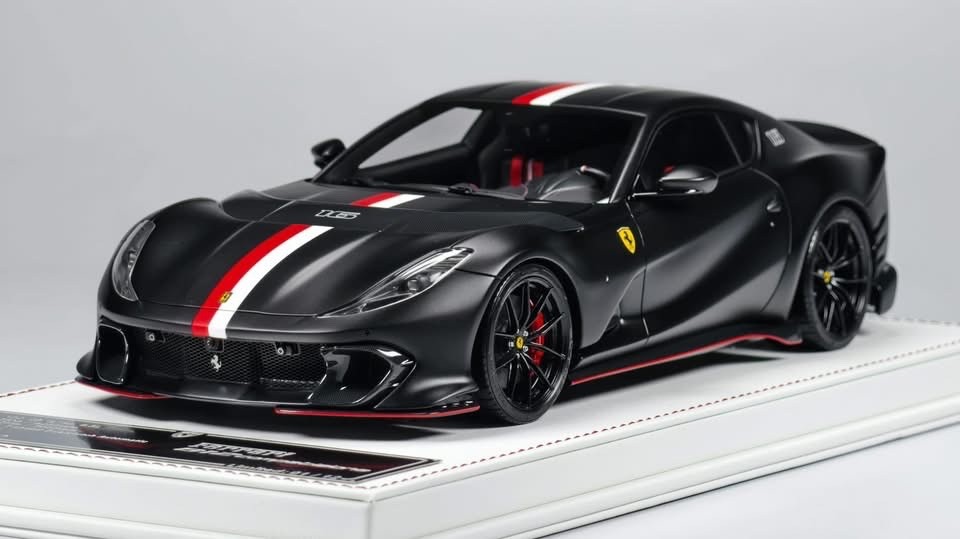 Ferrari 812 Competizione (Matte Black w/ stripe) [Davis & Giovanni