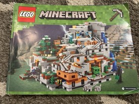 LEGO Minecraft: The Mountain Cave (21137)
