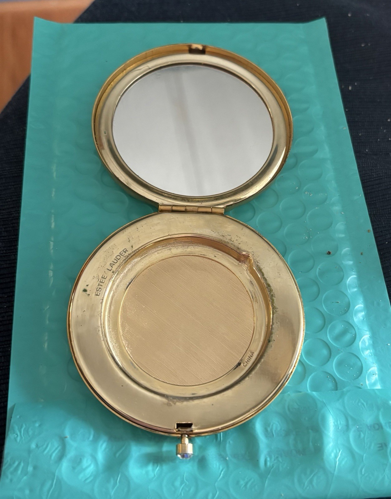 ESTEE LAUDER GOLDEN LEO LION LADIES POWDER COMPACT MATTE GOLD RHINESTONE JEWELS