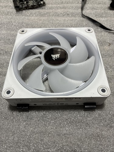 iCUE Link Corsair QX120 RGB Expansion Kit Magnetic Dome 120mm Case Fan - White - Picture 2 of 3