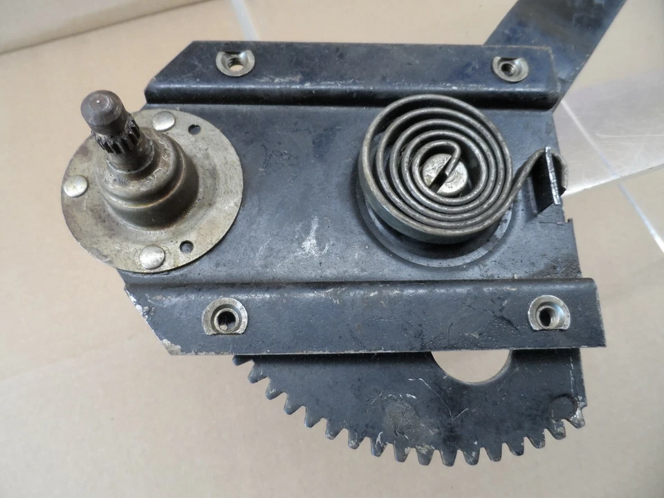 车窗调节器 1939 凯迪拉克 61 1940 - 41 凯迪拉克 62 41 - 47 凯迪拉克 63 4099912 — 第 2/4 张图片