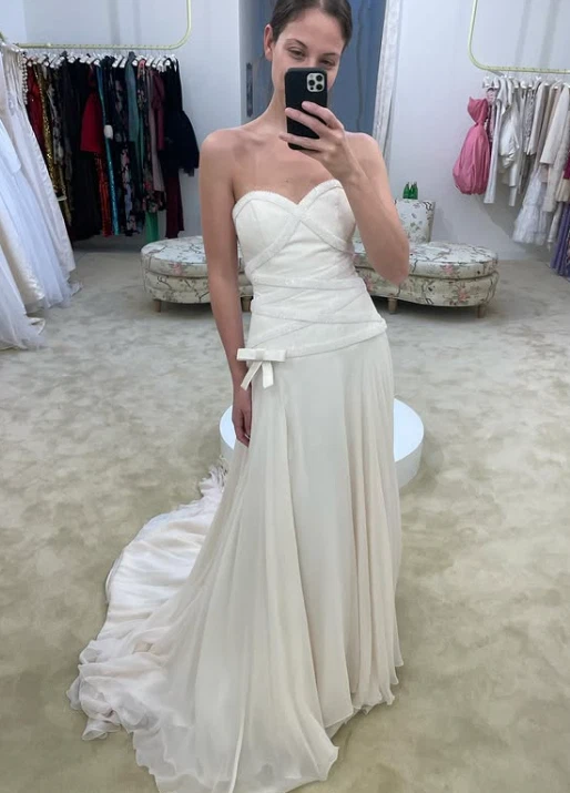 维多利亚式婚礼礼服复古雪纺露肩 1970 无袖新娘礼服 — 第 2/4 张图片