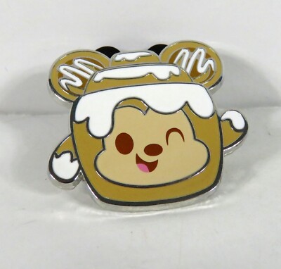 Disney Munchlings Specialty Treats Series 1 Pin Mickey Cinnamon Roll New