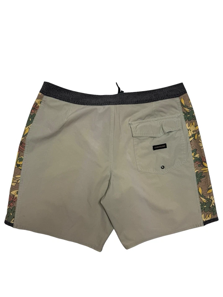 Pantalones cortos de natación Quiksilver Highline para hombre con cordón cintura crema floral talla 38 Foto 3 de 4