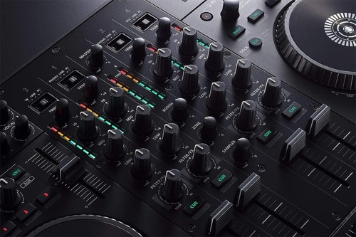 Roland DJ-707M Serato 4 Channel DJ Controller Black New - Picture 10 of 10