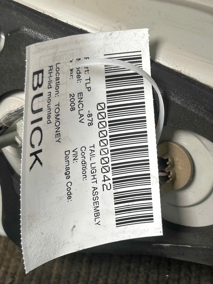 Fits 2008-2012 Buick Enclave, Right Lid/Trunk Taillight, OEM:25889252 - Image 4 of 4