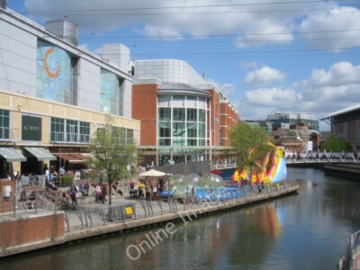 Photo 6x4 Fun time outside The Oracle Reading  c2011