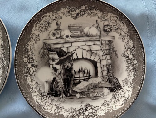 Set of 4 Eaton Fine Dining Apothecary Halloween Salad Dessert Side Plates New - Picture 5 of 8