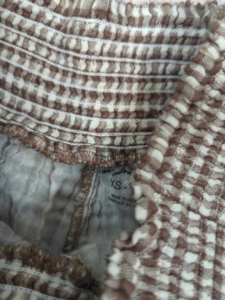 OUT FROM UNDER URBAN OUTFITTERS Pantalones Cortos Cintura Elástica Mini GINGHAM LOUNGE DESCARADO Foto 3 de 4