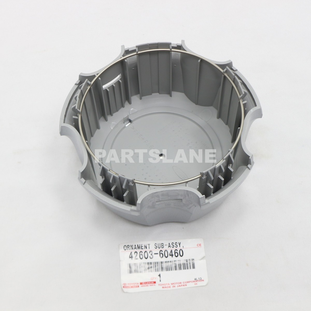 Toyota Land Cruiser FZJ71 HZJ71 OEM Wheel Hub Center Cap Ornament