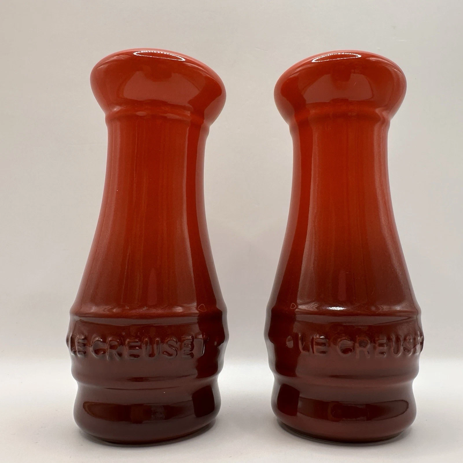 Le Creuset Stoneware Salt and Pepper Shakers Cerise Red Ombre NICE
