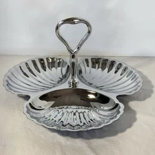 Shelton Ware Silver 3 Clam Shell Compartments Handle 10" Diameter Mint Condition