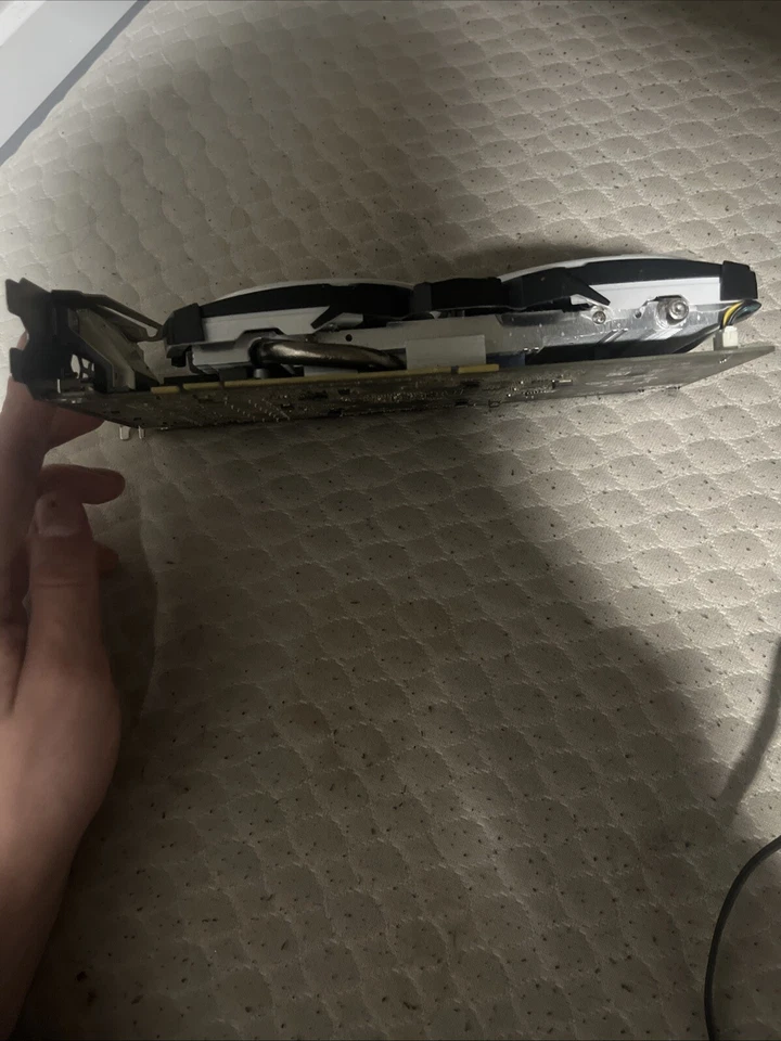 Radeon RX 570 ARMOR 8G OC - Изображение 2 из 4