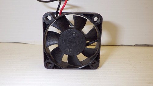 ADDA AD0405HB-G70 FAN 5VDC .19A 160MA 40 X 40 X 10MM - Picture 5 of 5