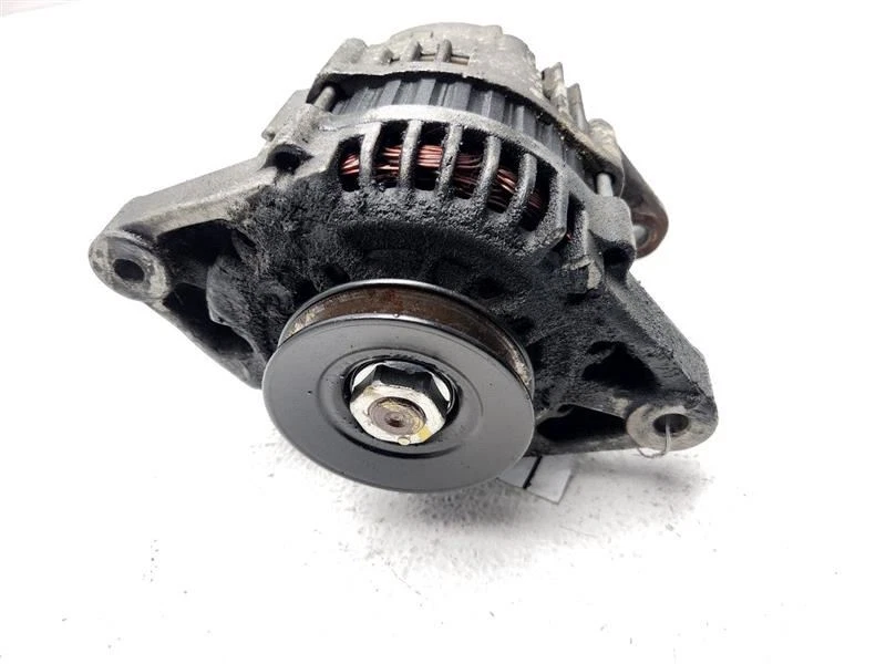 Alternador Frontier 1998-2004 4 cilindros OEM 231003S500 Foto 3 de 4