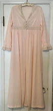Vintage 1960s Peach Val Mode Peignoir Robe w/lace-Trim/Size Small
