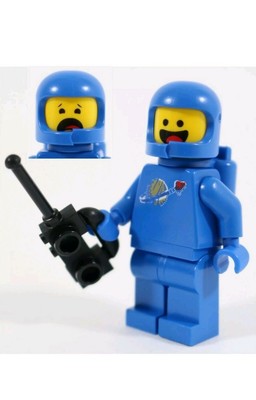 lego classic spaceman minifigure
