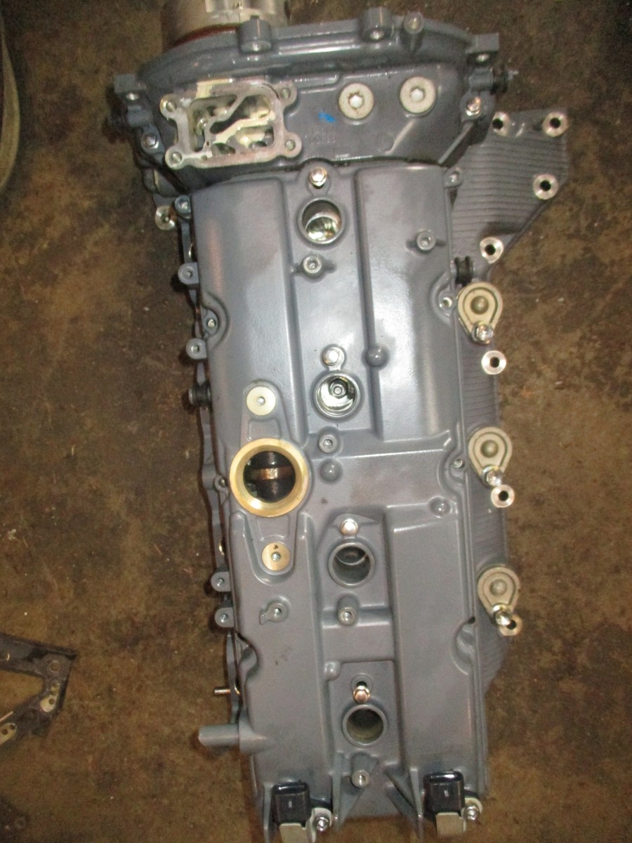 Suzuki DF175 outboard cylinder head (11101-96J01) | eBay