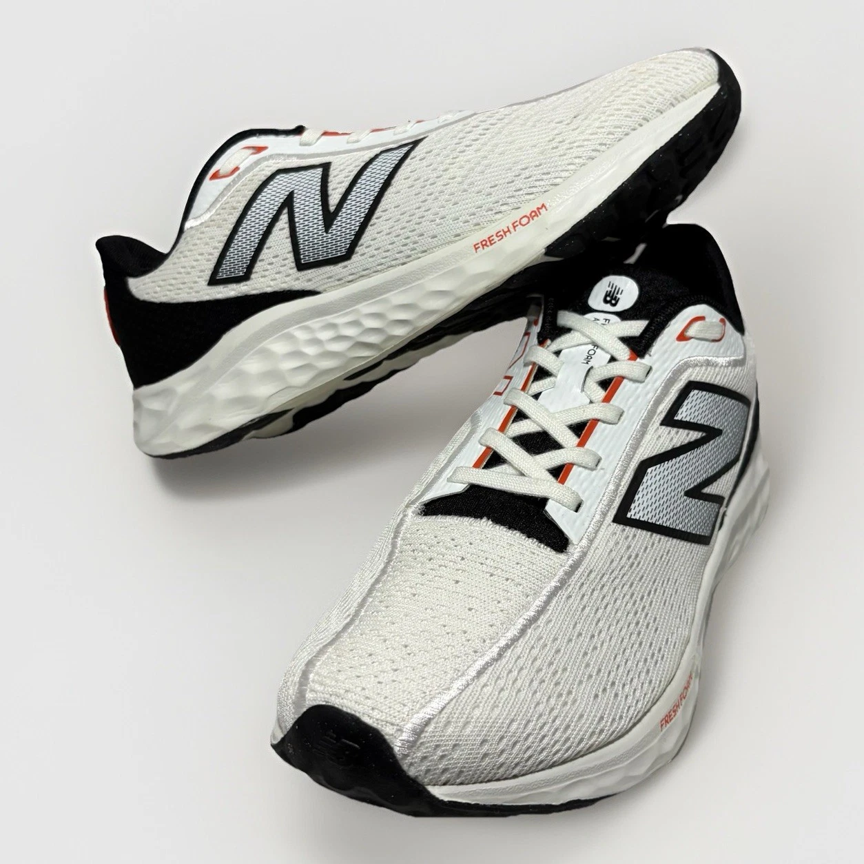 New Balance Arishi v4 Mens Size 8.5 Fresh Foam White Neo Flame Running Shoes