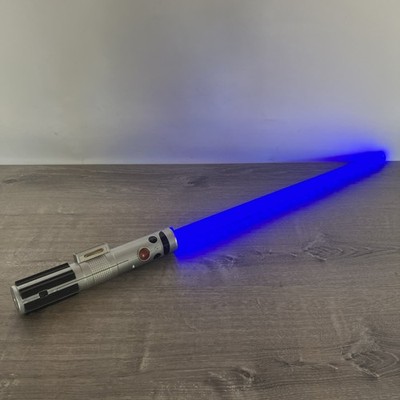 2004 Star Wars Hasbro Anakin Skywalker Blue Retractable Lightsaber