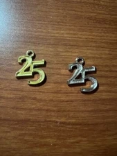 Graduation Tassel Charm Yeardate 2025 - gold or silver